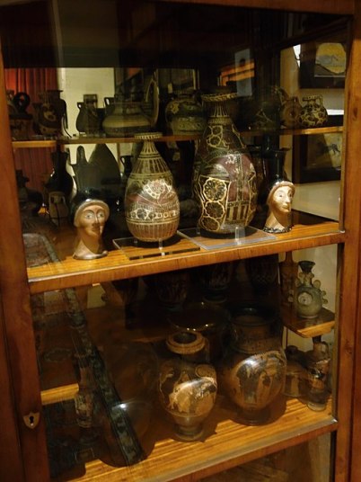 Study,_collection_of_the_Greek_antiquities,_Freud_Museum_London,_18M0142