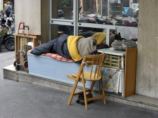 outdoor-wood-street-city-paris-home-125409-pxhere.com