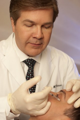 Dr_Braun_Performs_a_Botox_Injection_(4035273577)
